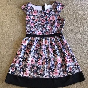Beautiful floral dress!